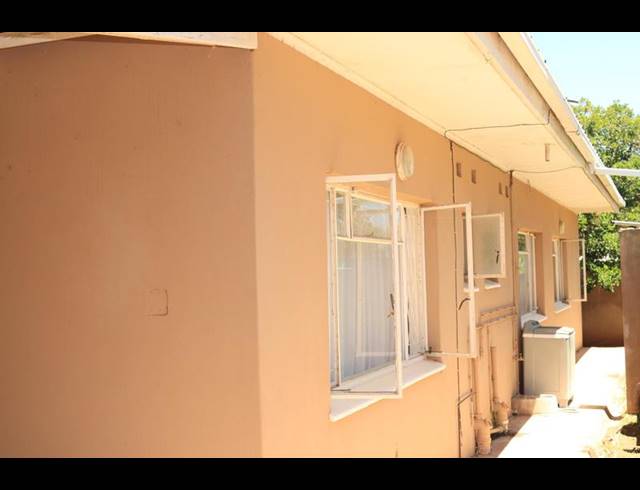 4 BEDROOM HOUSE FOR SALE IN KINGSWOOD